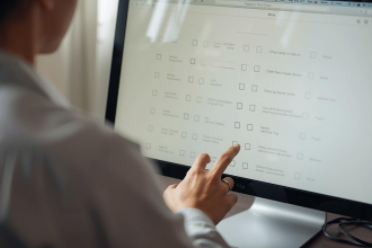 Contrast between checkbox surveys and emotional voice interaction, emphasizing how you can’t hear emotions in a checkbox – but you can in a telephone survey
